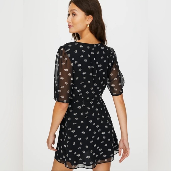 Aritzia Wilfred Button Down Dress Size 4 - Picture 3 of 10